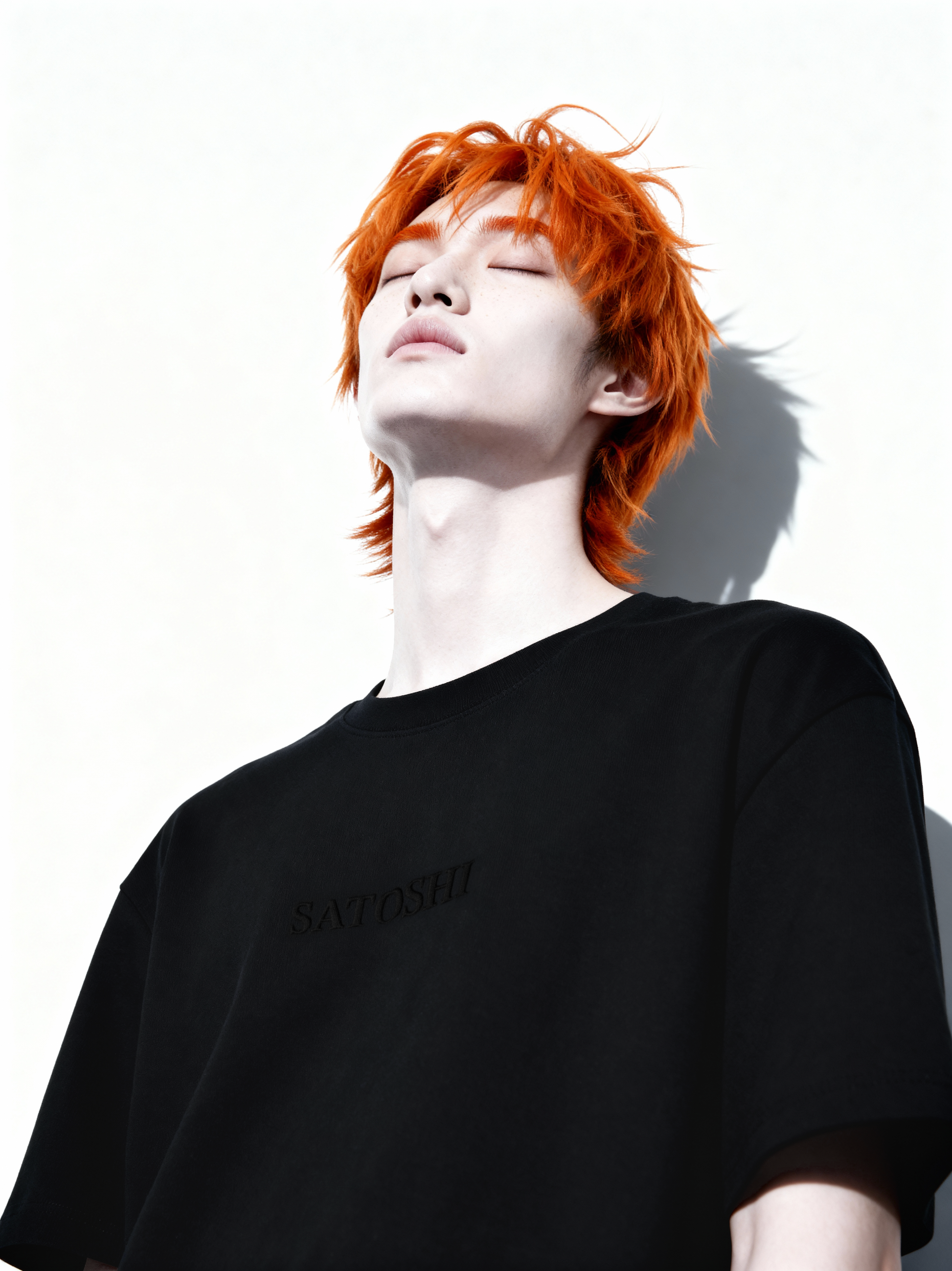 [2/2100] Embossed T-shirt