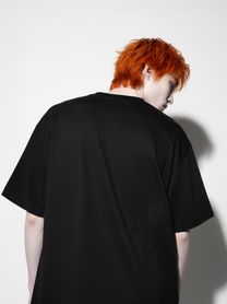 [2/2100] Embossed T-shirt