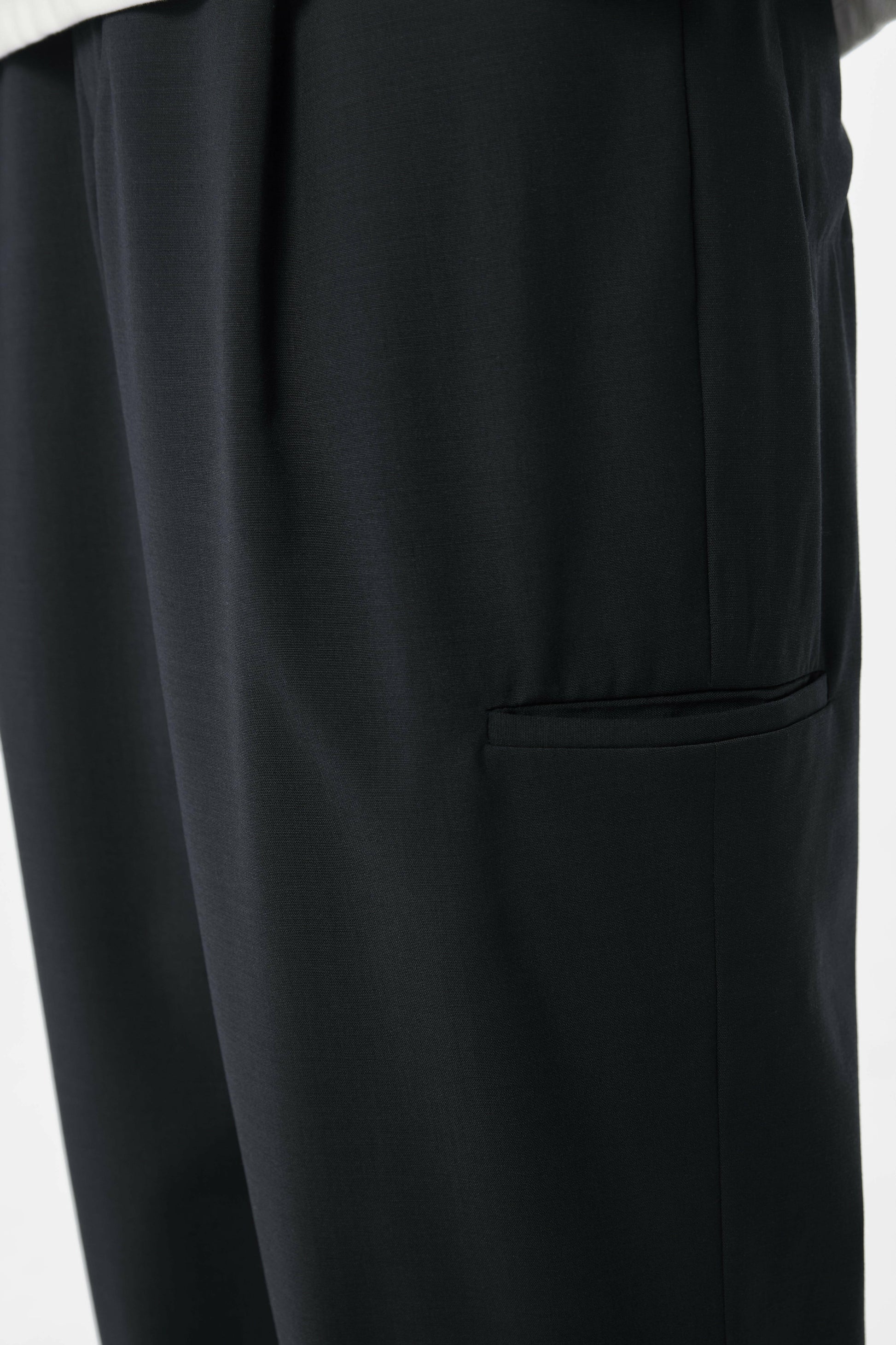 Slacks Block.01 (Charcoal).